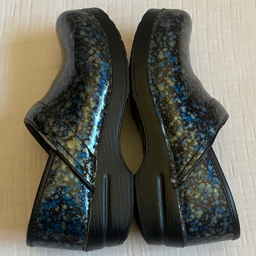 DANSKO Black Blue Multi-Pattern Clogs - image 5